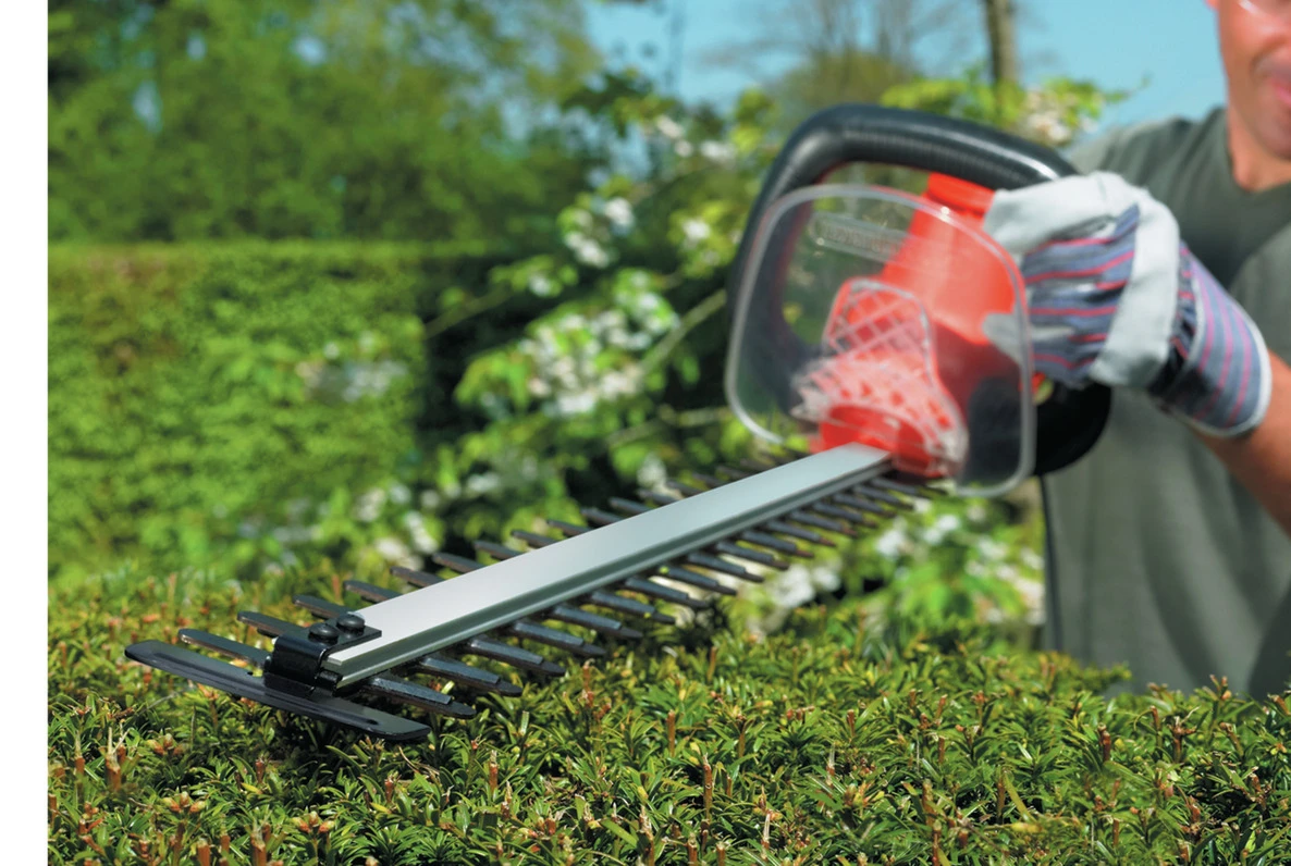 Black & Decker GT7030-QS Taille-haie 700 Watt 70 Cm 2 Black & Decker GT7030-QS Taille-haie 700 Watt 70 Cm – Image 2