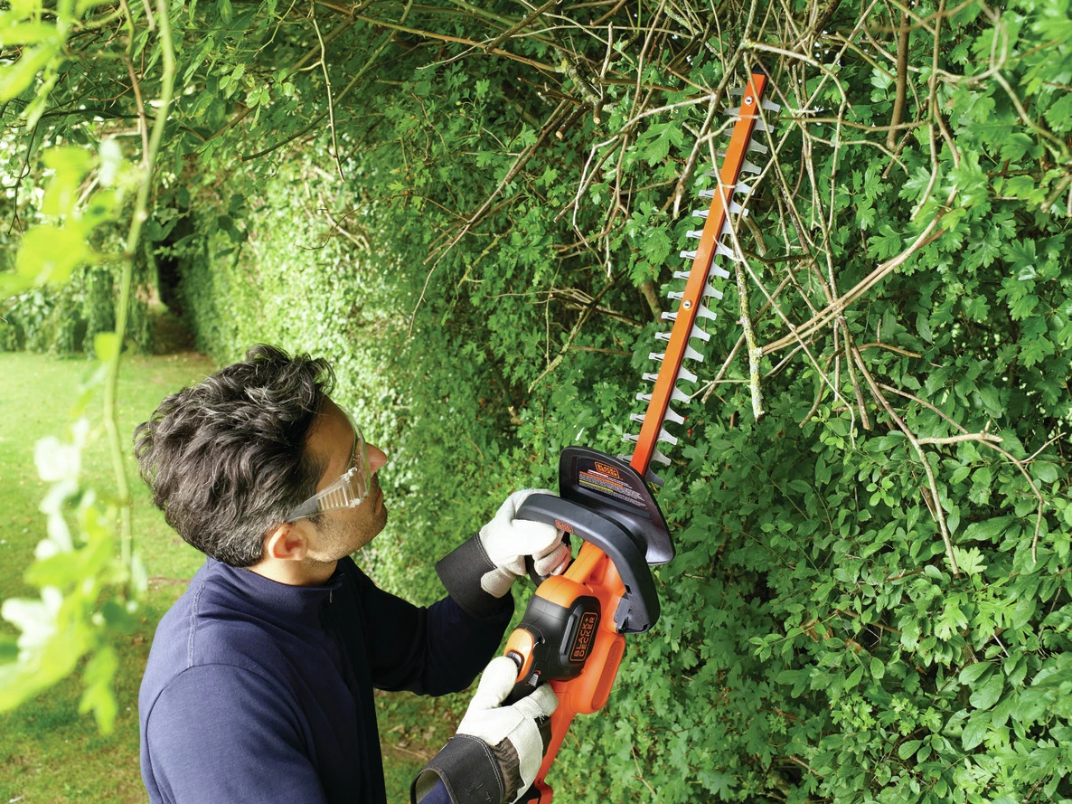 Black & Decker GTC18502PC-QW Taille-haie Sans Fil 50 Cm 18 Volts 2.0 Ah Li-ion 3 Black & Decker GTC18502PC-QW Taille-haie Sans Fil 50 Cm 18 Volts 2.0 Ah Li-ion – Image 3